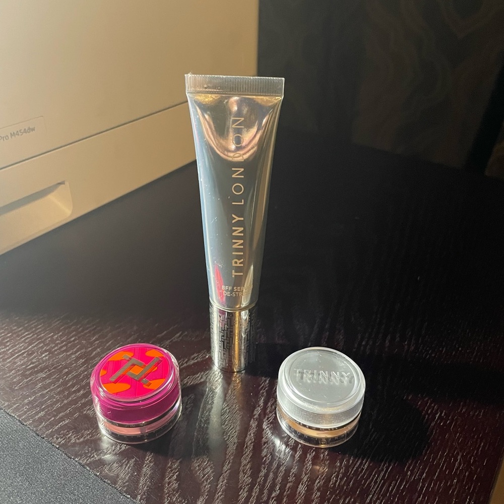 Trinny London BFF Serum Destress cream in Jemima